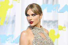 Taylor Swift's Style Evolution Gallery – Billboard