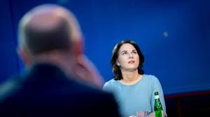 Návrhy předložila poslankyně spd lucie šafránková, podívejte se. Kampf Der Grunen Um Das Kanzleramt Spezialisten Im Versemmeln Bester Wahlkampfchancen