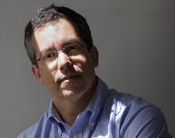 A Internet cria “um leitor mais burro e mais violento”