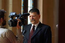 László kövér (born on 29 december 1959 in pápa) is a hungarian politician, a founding member of the fidesz from 1988. Laszlo Kover Wikipedia