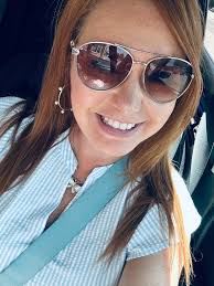 Did a little shopping in town yesterday . What a *sweet* shop Sweet Sugar  Pie Boutique is and I just love how the necklace from Pretty Little Things  compliments the outfit. Shop