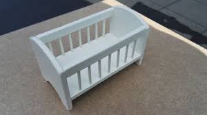 Voici un tutoriel pour concevoir un lit de type plateforme, l'un des. Lit Bebe Barbie Termine Home Home Decor Bed