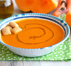 Prendete la cipolla e fatela rosolare in una pentola capiente con olio evo (3). Vellutata Di Carote E Zucca Tutto Fa Brodo In Cucina