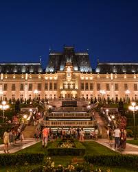 0 calificaciones0% encontró este documento útil (0 votos). Ce PoÈ›i Vizita In IaÈ™i Intr Un Weekend Locul De La Geam