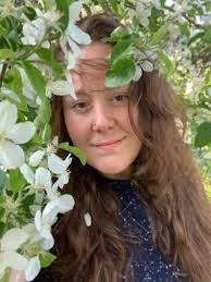 Karen Kristen's Instagram, Twitter & Facebook