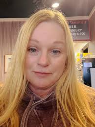 This vintage bang blends retro influence with modern wearability. The  Bardot bangs are back, and this time, they're designed for movement ... ⤵️  https://arcscissors.com/blogs/press/trending-how-to-cut-bardot-bangs