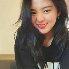Nama han so hee mulai naik daun ketika membintangi the world of married couple. í•œì†Œí¬ Han So Hee Official 190625 Xeesoxee Instagram Facebook