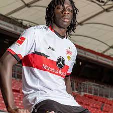 In der tat könnte das trikot auch freiburg tragen. Vfb Stuttgart 2021 22 Jako Home Kit 21 22 Kits Football Shirt Blog