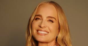 Angélica sofre revés na Justiça em processo movido por ex-cuidador de seu pai