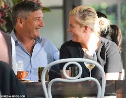 Channel nine and today show host richard wilkins has been linked to almost a dozen women, including tottie goldsmith, rebecca gibney and most recently virginia burmeister, but the pair celeb news. Samantha Armytage Meets Boyfriend Richard Lavender S Extended Family And Two Daughters Daily Mail Online
