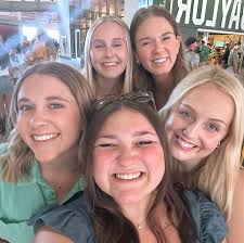 MADDIE VAUGHN (@maddevaughn) • Instagram photos and videos