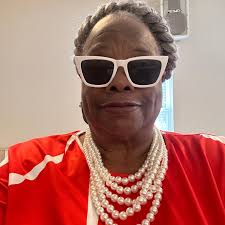 I am so d*mn sick of this d*mn Zac/Karen/Aaron bullsh*t. A. Aaron went  right back to that b*tch a** Captain Save a Karen by the only way he can  think of, putting