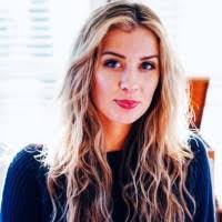 Stephanie Burdick's Instagram, Twitter & Facebook