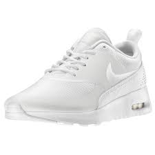 Groß, klobig, oft bunt, auffällig und vor allem eines: Nike Air Max Thea White Shoes Aw Lab