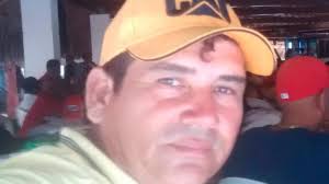 Mueren trabajando: uno cayó de un poste y otro de una edificación