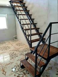 Dale ese toque creativo al diseño de escaleras modernas 2019 para casas pequeñas, adaptando una funcional escalera en forma de caracol con recubrimiento de madera al piso. Escaleras De Caracol Escalera Moderna Medidas Mercadolibre