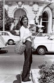 Jane Birkin Et Serge Gainsbourg Je T Aime Moi Non Plus Lyrics Jane Birkin Is The Best Jane Birkin Style Jane Birkin Jane Birkin Basket