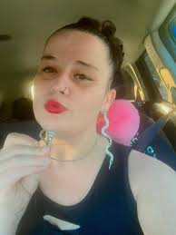 Come play with the Queen of Karaoke! Show kicks off at 6pm!!!!! Going till  9:30p Lantana & Jog Red Crab! Cannot wait to see the beautiful  faces!❤️🫶💋👑🦀 @everyone