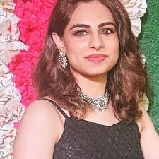 Niharika Arora☀️ (@theDroidLady@androiddev.social)