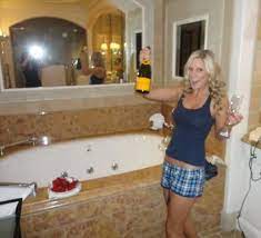 Abc Bartender School Aaron Rodgers Girlfriend Everything To Know About Destiny Newton School211 S Blog