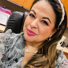 Janet Zapata's Instagram, Twitter & Facebook