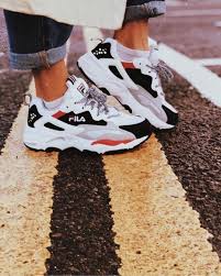 How To Wear Converse Sneakers For Women Page 2 Of 6 Stylish Bunny Everyday Shoes Fashion Sneakers Fashion