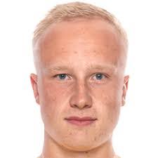 Faye Lund's Instagram, Twitter & Facebook