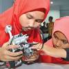A dalam steam bermaksud seni, dan ia mempunyai pengaruh penting dalam sains, teknologi, kejuruteraan dan matematik. 1