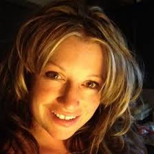 Danielle Burleson (daniebaz)