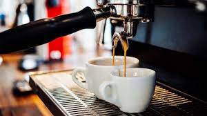 Datorită cantității mari de cofeină din compoziția sa, băutura se dovedește a fi deosebit de puternică, revigorantă și amară. Alegerea Celei Mai Bune Cafele BÄuturÄ Online De Origine