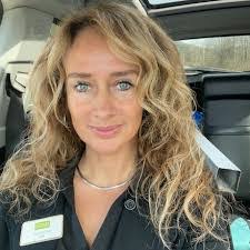 Amber Zona's Instagram, Twitter & Facebook