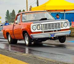 d getting down our buddy todd shared this bad girl d100 d150 d200 dodgetrucks dodgebrothers mopar m old dodge trucks dodge pickup trucks dodge trucks old dodge trucks dodge pickup trucks