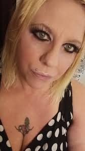 Single, 36, New to Lincoln.....don't dm me I don't have messenger just  comment here and I'll hyu :)