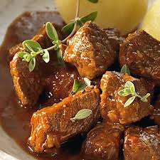 Saftgulasch Nach Wiener Art Johann Lafer Rezept Rezept Saftgulasch Gulasch Lafer Rezepte