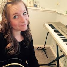 Kayla Mellinger's Instagram, Twitter & Facebook