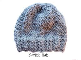 Lavorando la lana con filo doppio, ho montato sul ferro 50 maglie e ho lavorato un rettangolo di 42×22 cm a maglia rasata (20 giri con il. Cappello Semplice Ai Ferri Tutorial Berretto Di Lana A Maglia Cappelli A Maglia Per Bambino Modelli Di Cappello A Maglia
