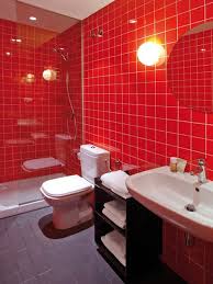 Take a peek and find the bathroom you'll love whether in a rush or ready to relax. 25 Uplifting And Waking Up Red Bathroom Decor Ideas Shelterness