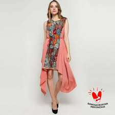 Dress batik ini terbuat dari bahan polyester yang tentunya nyaman dan adem di kulit. Jual Gesyal Dress Batik Midi Kombinasi Asimetris Runcing Wanita Peach Terbaru Juli 2021 Blibli