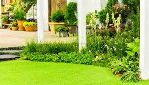 Walk into any home improvement store's gardening department and you will find countless outdoor a remarkably common landscaping décor motif is your farmhouse style. Big Backyard Ideas On A Small Budget
