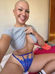 PaulinaSchubert1 Cam Model Profile | Stripchat