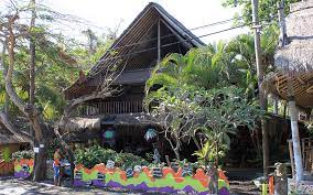 Padang itself is nice, with a great scenery from bukit barisan mountain and batangarau estuary. Padang Bai Bali Warum Sich Der Urlaub Hier Lohnt Alle Tipps