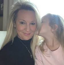 Laura Mikesell's Instagram, Twitter & Facebook