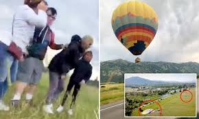 No identities have been released but fire officials said two males, including the pilot, and two females died. Passenger Describes Terrifying Wyoming Hot Air Balloon Crash Daily Mail Online