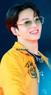 Happy FEBRUARY! Time to think of all things we love, and music is a huge  part of the equation! Since we first felt the rhythm of our mother's  heartbeat, it has been