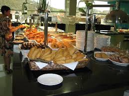 Desayuno Ahi Tambien Ponen La Comida Es Todo Lo Que Se Ve No Hay Mas Picture Of Hotel Cullera Holiday Tripadvisor
