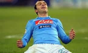 Minute) und ein treffer von goran pandev (59.) sorgten für die niederlage der nerazzurri. Pandev Giocare Al San Paolo Con La Maglia Del Napoli Significa Essere Un Re