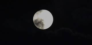 Το ανθισμένο φεγγάρι του μαΐου μας ανεβάζει τη διάθεση! Panselhnos 2020 Deite Pote To Feggari 8a Einai Pio Megalo Kai Fwteino Eidhseis Pagenews Gr