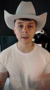 Dallas Edmonds's Instagram, Twitter & Facebook