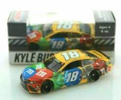 4.6 out of 5 stars 41. 2020 Lionel Racing Kyle Busch M M El Choque 1 64 Diecast 18 Nuevo En Caja Ebay