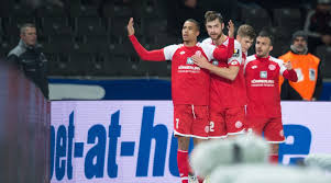 Robin #quaison pulls @mainz05en level just minutes after going behind! Auswartsfluch Gebrochen Quaison Fuhrt Krisen Mainzer Zum Sieg In Berlin Sky Sport Austria